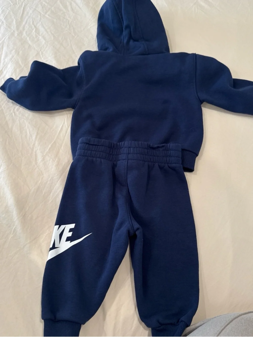 Nike Navy Hoodie & Joggers Set with White Swoosh Logos 12 months - Picture 4 of 4